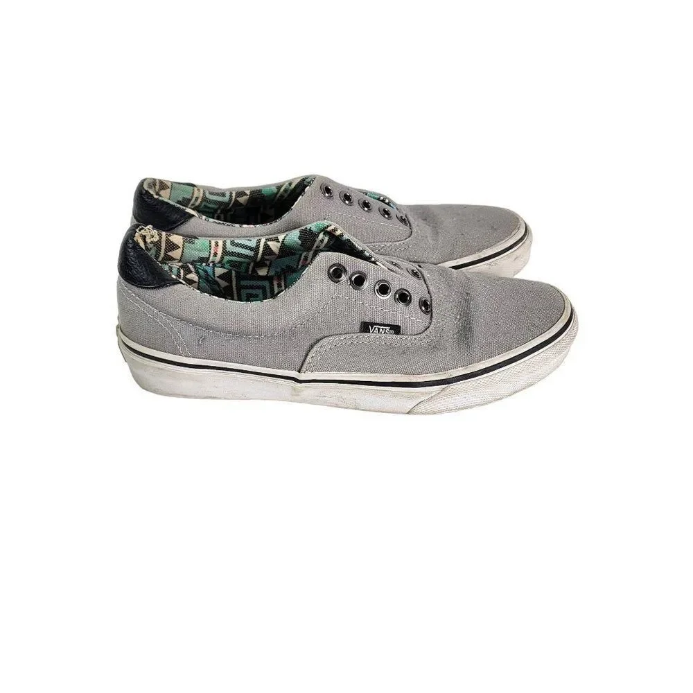 Van's Grey Canvas shoes Men's Size 7 Women's Size 8.5